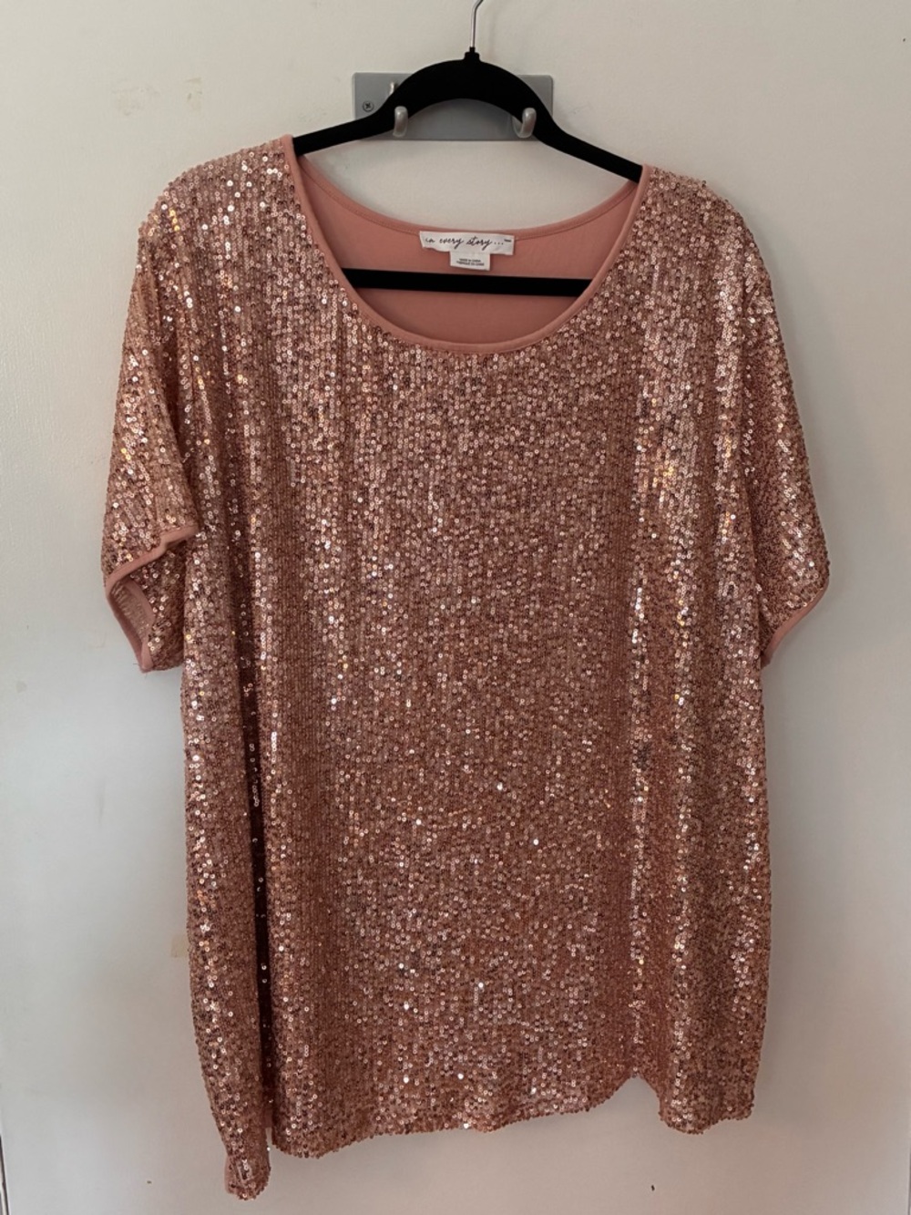 IN EVERY STORY Shimmer Rose Gold Sequin Short Sleeve Top